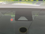 【トヨタセーフティセンス】走行中に前方の車両等を認識し、衝突しそうな時は警報とブレーキで衝突回避と被害軽減をアシスト。より安全にドライブをお楽しみいただけます。