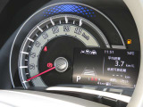 撮影時の走行距離数は4キロです。点検整備を実施してのお納車となります。