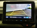 バックカメラで駐車も安心です。