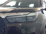 LEDヘッドライトは、点灯の瞬間から最大光量を発揮し、突然暗くなるトンネルなどでの安定感を高めます。