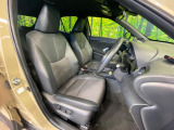 運転席まわりには十分なスペースがあり、大柄な方でもゆったり運転していただける環境です。
