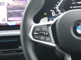 ドライバーが任意で設定した速度をベースに、先行車との車間距離を維持しながら自動で加減速を行い高速走行をサポート。車両停止や再加速も自動で行います