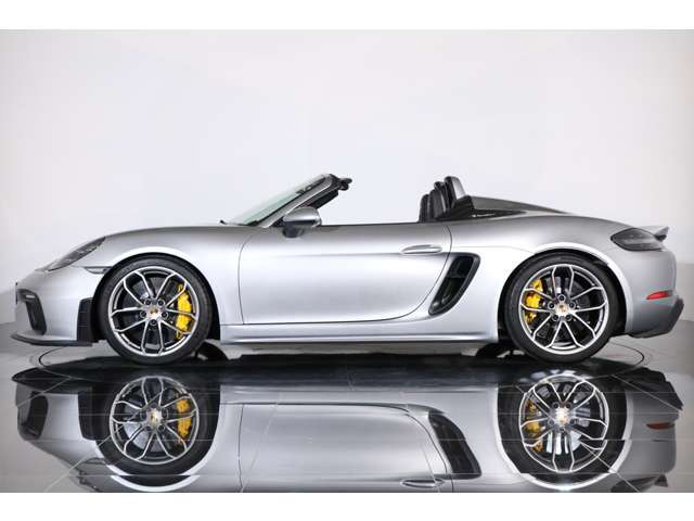 ポルシェ 718スパイダー 4.0 左ハンドル 1オーナー 6MT PCCB GT