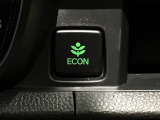★ECONスイッチ★ エコドライブを加速しよう!スイッチをONにすると、運転の仕方によるロスを抑え込み燃費をよくするようクルマが頑張ります(*^ー^*)燃費向上にチャレンジ♪