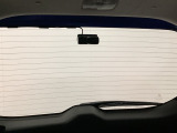 後方にもドライブレコーダーのカメラが付いています。前後両方でお車の周りを監視・記録いたします。