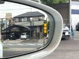 ●ブラインドアシストセンサー:視角からの車を感知し、ドライバーが車線変更を行う際に、警告音と共に注意を促してくれる安全支援機能です!