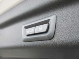 電動リアゲート装備。バンパー下でのキックオープン&クローズ機能も装備です。