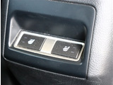 弊社でお車をご購入頂いたお客様は、一部車種を除いて【オイル交換永久無料】となっております。※詳細はスタッフまでお問合せ下さい。