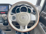 【ステアリングスイッチ】運転中、前方から目線をそらすことなく、オーディオ等の操作が可能な便利機能!安心&快適なドライブを演出してくれます♪