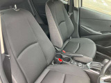 シートは人間工学に基づいてホールド感が有り運転していても疲れにくい構造になっています