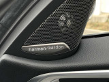 ハーマンカードンのカースピーカーは良質な音を届けると同時に、その先にある車内空間における上質な“音楽体験”も提供している。