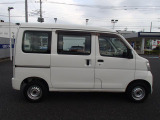株式会社AISは、安心・信頼のできる中古車流通のために、公平な立場の第三者機関として厳正な中古車検査を行っています。AISの評価は、S点からR点までの10段階で表示されます。