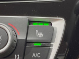 ●フロントシートヒーティング:運転席・助手席共に三段階で調節が可能なシートヒーターを装備しております。季節を問わず快適にご使用いただけます。