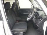 見通しのよいすっきりとした視界で、誰でも運転しやすいです。運転のしやすさは疲れにくさにも繋がりますよ♪