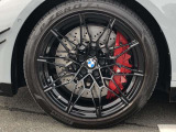 BMW純正19/20インチホイール。洗練されたデザインで、足元の個性を引き立てます。