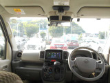 視界広々で運転しやすいインパネ
