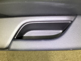 エンジン・ミッション等の主要機関から車内の快適装備、オイル等の消耗品に至るまで、国家整備士が点検整備を行います。