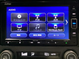 ナビゲーションはフルセグTV、インターナビ対応のGathers純正メモリーナビを搭載しています。Bluetoothオーディオ機能がありますので、スマートフォンなどの音楽も再生できます。