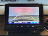 バックでの車庫入れも安心です! リアカメラが付いているバックモニター付のナビを装備しております。操作線もついており距離感も画面から確認できます。