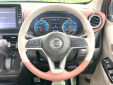 【純正革巻きステアリング】上質な革を使用することで、手にしっかり馴染みとても運転しやすいハンドルです♪