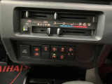 当店はメーカー直営のダイハツ正規ディーラーです。厳選された中古車をきっちりと整備してお納めいたしますので、安心のカーライフをご堪能いただけます☆