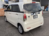 自社整備工場で点検整備をおこなってからお渡ししています。車検が残っている場合は『12ヶ月点検整備』を、車検整備付きの場合は『車検整備』をおこないます。整備費用は車両本体価格に含まれています。