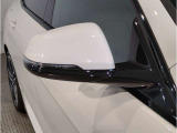 【BMWミラー】視認性の高いスタイリッシュなミラー。自動防眩機能も付いており夜間のドライビングをサポートします。