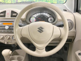 インテリアに合わせたデザインのステアリングは、運転される方のことも考え、運転しやすい形状、大きさです。是非一度、実際に触ってお確かめください。