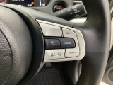 ハンドルにHondaセンシング系のクルーズコントロールやレーンキープアシストなどのスイッチと、オーディオの操作スイッチが装備されています。ハンドルから手を離さず安全に操作できます。