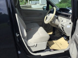 シートはフィット性も良く、楽な運転姿勢を保てます。