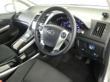 見通しのよいすっきりとした視界で、誰でも運転しやすいです。運転のしやすさは疲れにくさにも繋がりますよ♪