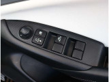 お車選びをお楽しみ頂けるよう、在庫車の展示スペースを十分に確保しております。