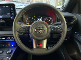 【純正革巻きステアリング】上質な革を使用することで、手にしっかり馴染みとても運転しやすいハンドルです♪