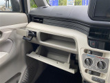 当店のお車をご覧いただきましてありがとうございます。お車についてのご質問やお見積りのご依頼、ご購入にあたってのご相談などは無料電話(0078-6002-312860)にお気軽にお問い合わせ下さい!