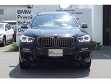 BMWの代名詞の【キドニーグリル】グリルが腎臓のように見えるので【キドニー】と呼ばれるようになりました。一目見ただけでBMWであると認識できる確固たるアイコンとして存在感を放ちます。