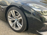 【BMWアロイホイル】軽量かつ強度に拘ったアロイホイル。走行性能ポテンシャルを引き出す設計。車の足元を引き締めてくれる大きなポイントはアロイホイルです。