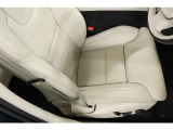 <リチャージ プラグインハイブリッド T8 AWD>・20インチ8スポークダイヤモンドカット/ブラックアルミホイール・チルトアップ機構付電動パノラマガラスサンルーフ