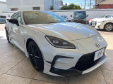 大好評のボディコーティング「弾スプラッシュコート」もご納車までに施工可能。通常のガラスコートと異なる、耐久年数6年の無機質ガラスコーティングが、ボディをキレイな状態に保ってくれます。