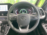 【純正革巻きステアリング】上質な革を使用することで、手にしっかり馴染みとても運転しやすいハンドルです♪