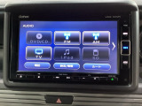 ナビゲーションはフルセグTV、インターナビ対応のGathers純正メモリーナビを搭載しています。Bluetoothオーディオ機能がありますので、スマートフォンなどの音楽も再生できます。