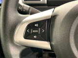 ステアリングにオーディオ操作スイッチが付いています。オーディオ画面に直接タッチしなくても操作が出来ますので、運転に集中できます。