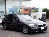 BMW在庫保有台数常時100台以上!ご来店の際はBMW本店(厚木市下荻野140-1)にご来店ください!弊社自慢の全天候型ショールーム!BMW在庫保有台数常時100台以上ございます!