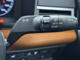 【アダプティブLEDヘッドライト】片側12個のLEDライトにより、対向車や先行車に照射しないようハイビーム照射範囲を自動切替。対向車などを眩惑させることなくハイビームを維持し、夜間の安心感を高めます。