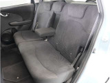 家族やご友人とBBQに行くとき、楽しさは道中の車内から始まっています!このベンチシートに座って、みんなで和気あいあい盛り上がりましょう!