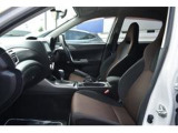 正規店として純正用品の取扱も御座います。納車前から車をアレンジできます。検索エンジンで「スバル アクセサリーカタログ」と検索してみてください。(一部取扱終了した用品もあります。ご了承下さい。)