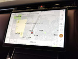 新インフォテイメントシステム「Pivi Pro」に搭載される3Dサラウンドカメラシステム。車輌AIにより車輌を含む周囲の映像を立体的に表示。よりスムーズな駐車や発進が可能となります。