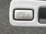 【パワーバックドア】スマートキーや運転席のボタンを押すだけでリアゲートが自動でオープンします!