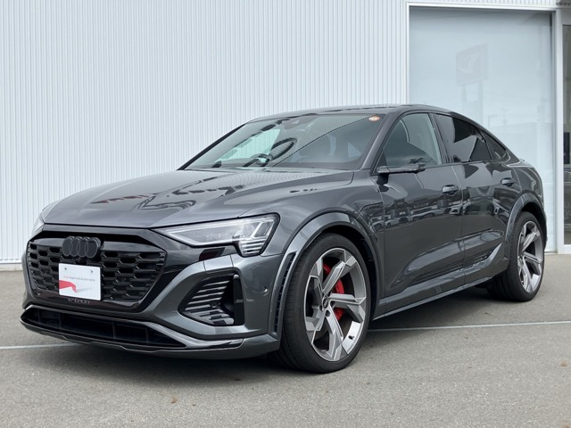 SQ8スポーツバック e-tronベースグレード 4WD
