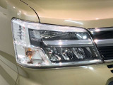 LEDヘッドライトは、点灯の瞬間から最大光量を発揮し、突然暗くなるトンネルなどでの安定感を高めます。
