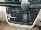 【オートエアコン】 設定温度は一定のまま、1年中、車内は快適空間♪快適温度♪